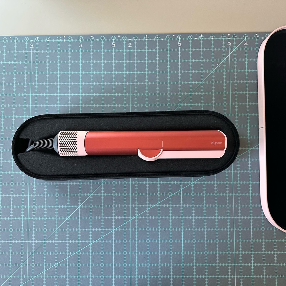 Special Edition Airstrait™ Straightener in Strawberry Bronze